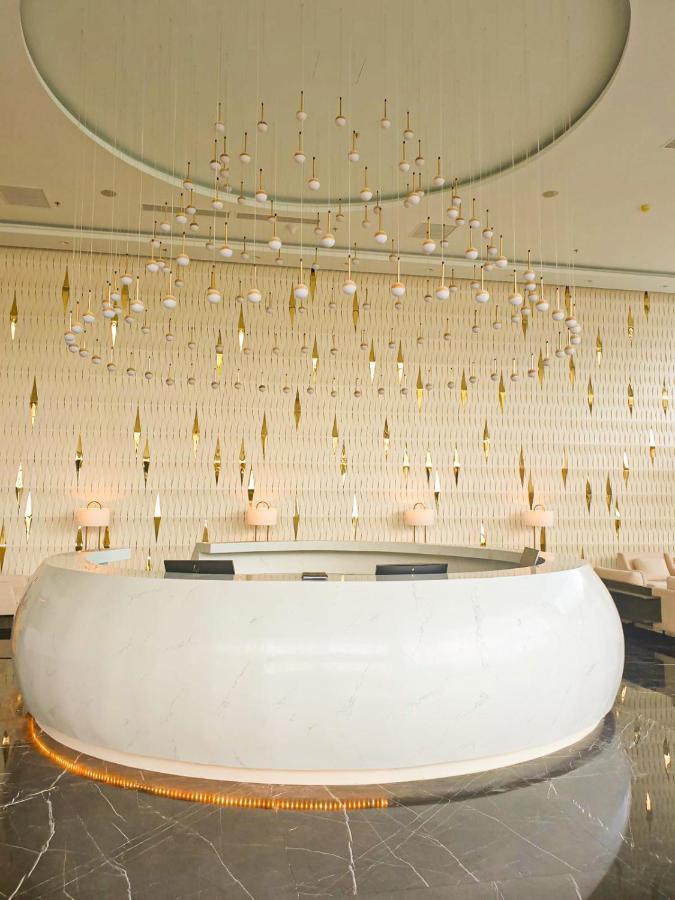 Diamond Stars Ben Tre Hotel Zewnętrze zdjęcie The lobby of the hotel