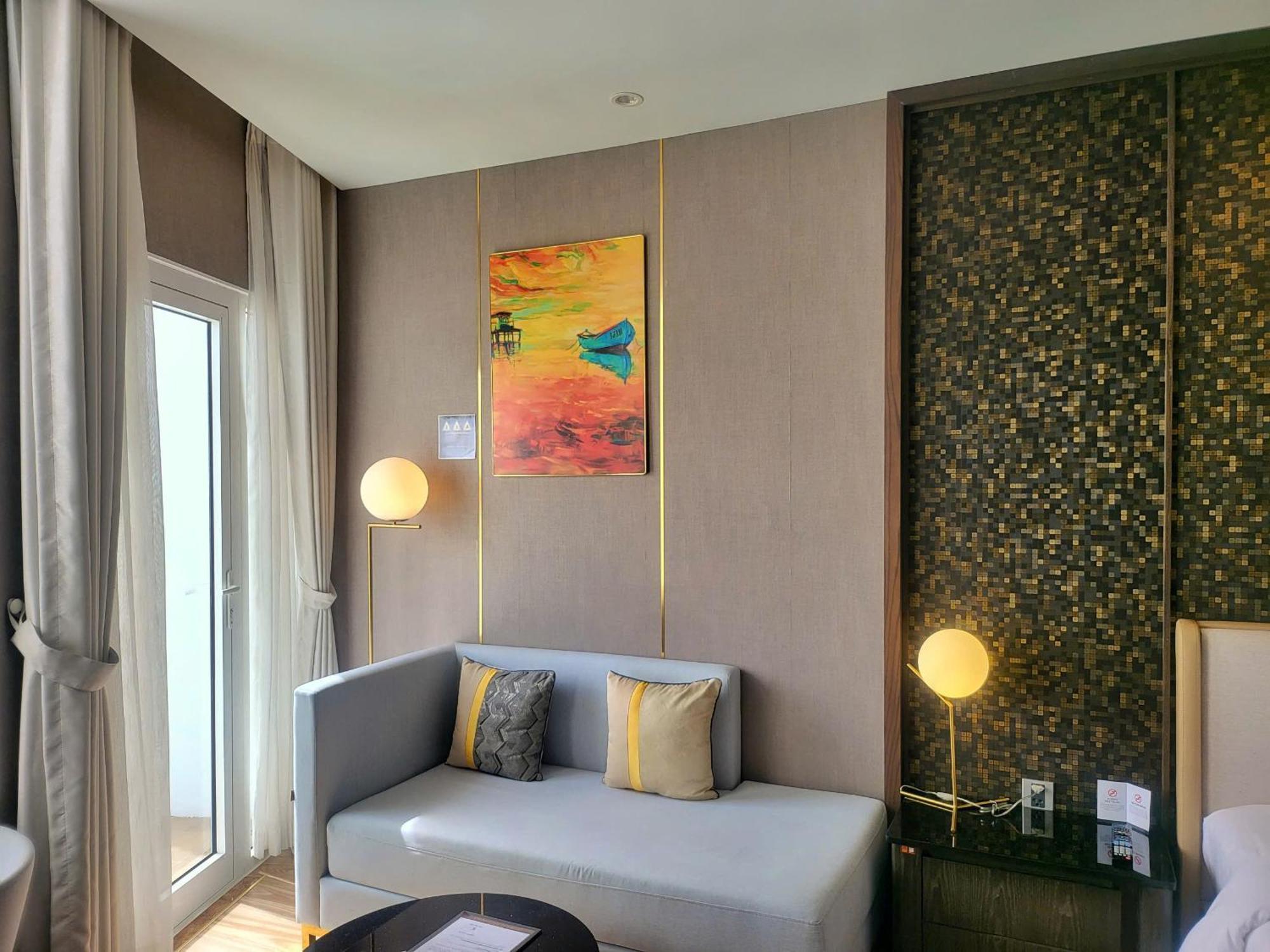 Diamond Stars Ben Tre Hotel Zewnętrze zdjęcie A room at the hotel