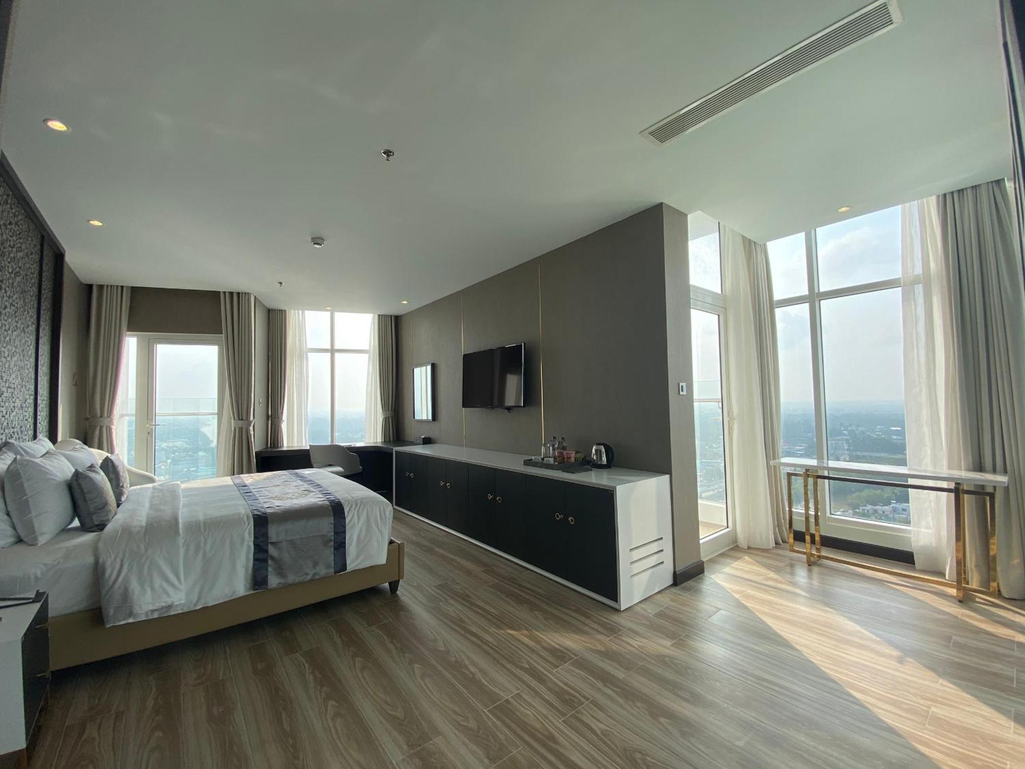 Diamond Stars Ben Tre Hotel Zewnętrze zdjęcie A bedroom at the hotel
